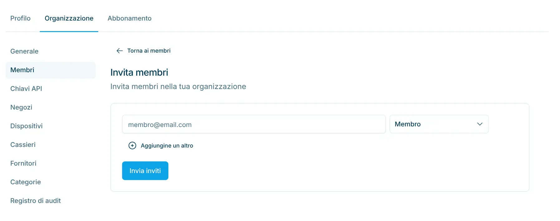 Modulo Invita membri con e-mail, ruolo e pulsante Invia inviti